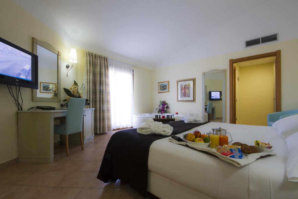 Hotel Brancamaria Cala Gonone Room photo